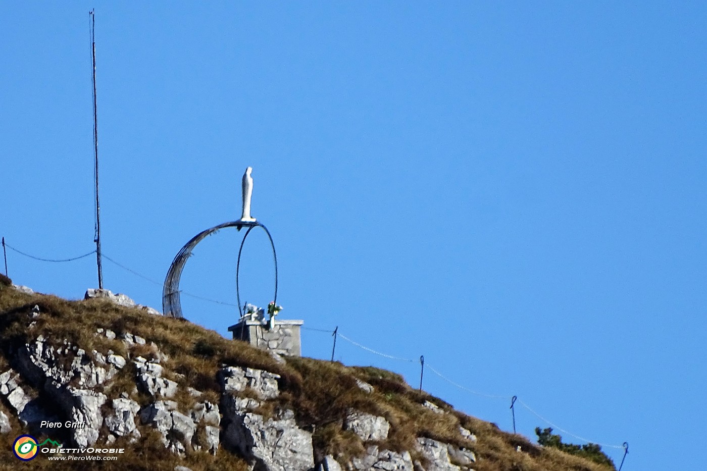 86 Zoom sulla Madonnina del Bivacco Telini (1647 m).JPG